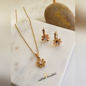 Gold Flower Necklace SET by LanMar